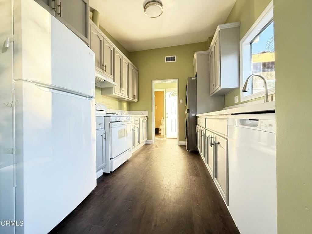 18540 Arminta St - Photo 7 of 22