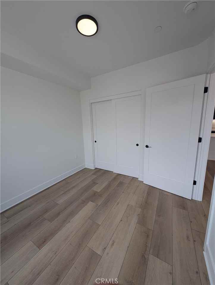 402 W Grand Ave #106 - Photo 5 of 19