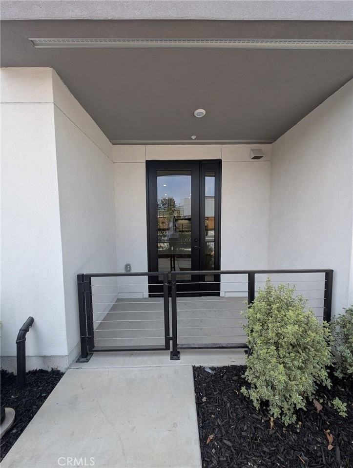 402 W Grand Ave #106 - Photo 6 of 19