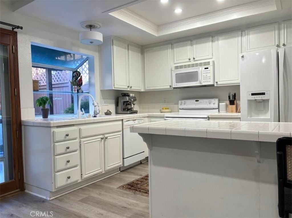 2221 Mount Shasta Dr - Photo 3 of 8