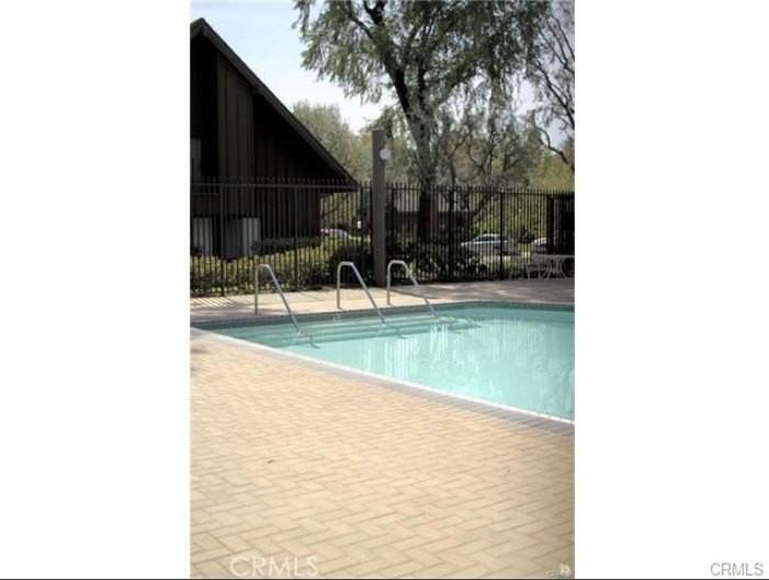 2221 Mount Shasta Dr - Photo 6 of 8