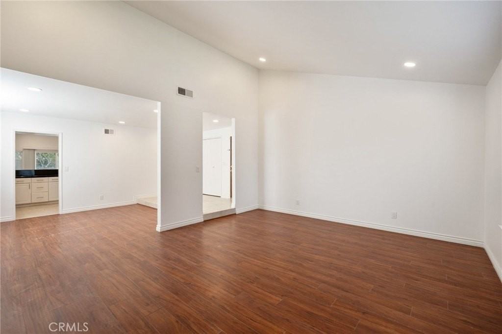 29211 Indian Valley Rd - Photo 5 of 24