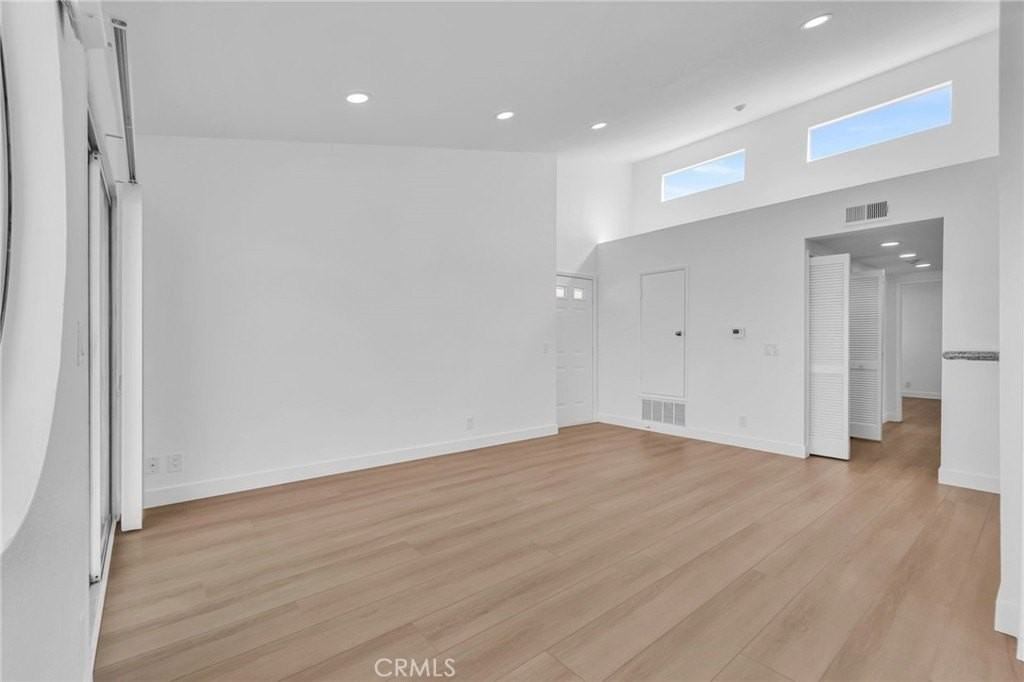 722 5th St - Photo 3 of 28