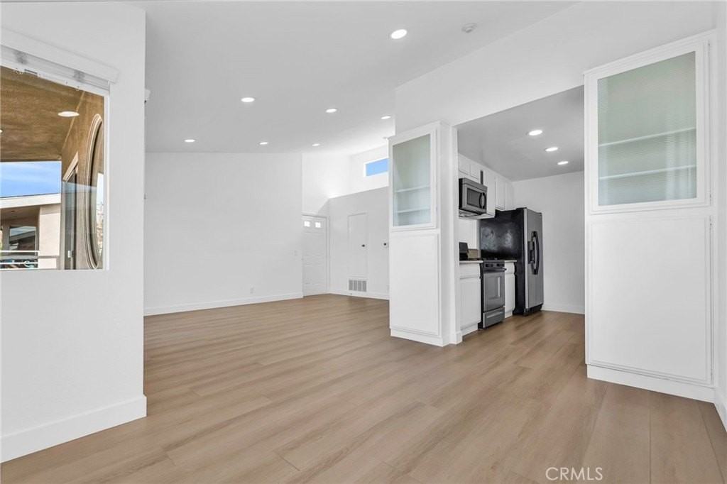 722 5th St - Photo 4 of 28