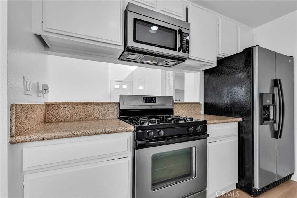 722 5th St - Photo 7 of 28