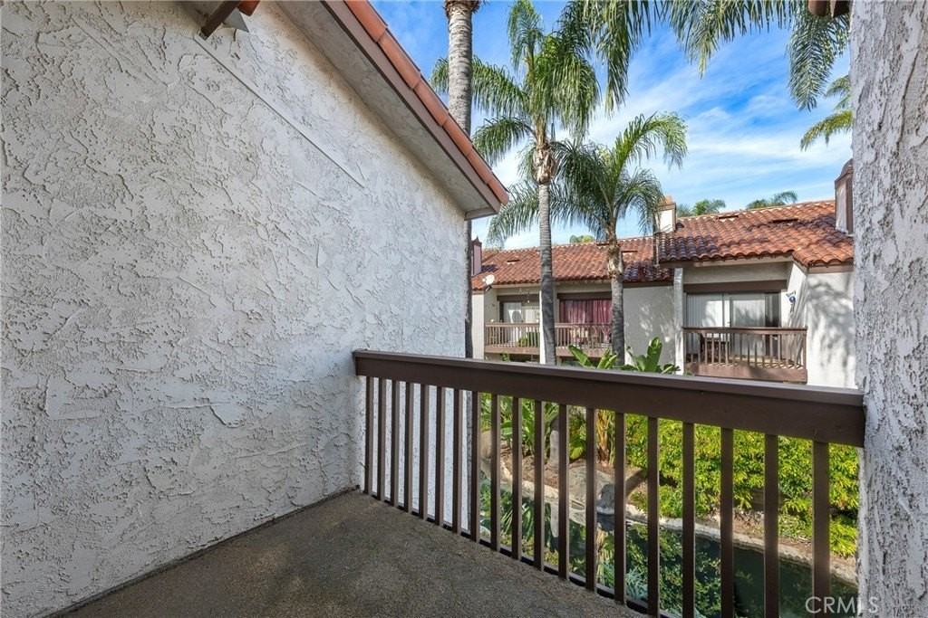 363 Molokai Dr - Photo 4 of 43