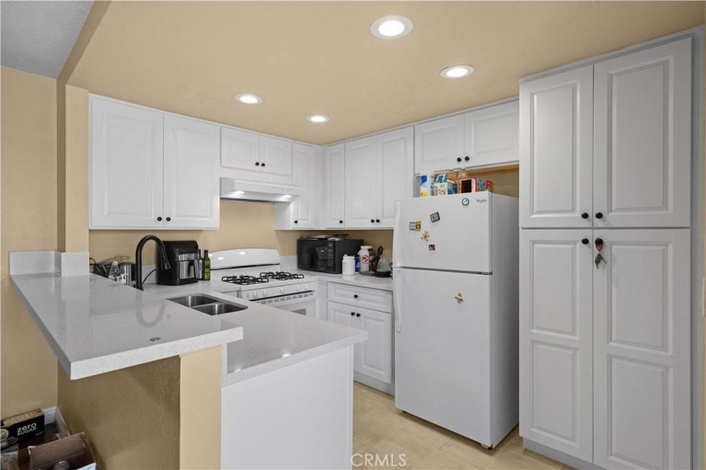 34 Oxford #36 - Photo 7 of 19