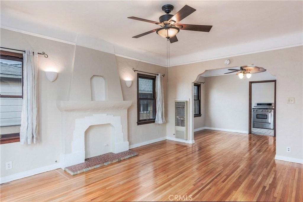 1140 Bennett Ave - Photo 4 of 21