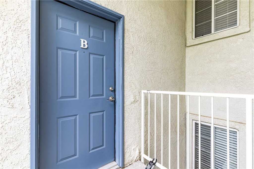 1023 Southwood Dr #B - Photo 4 of 45