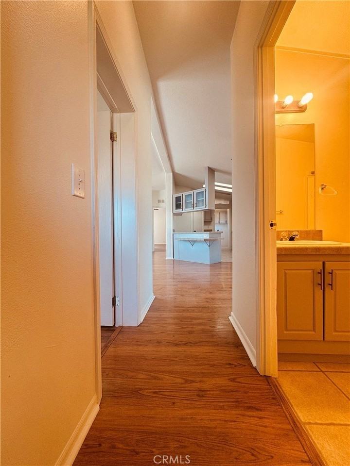 872 Exline Rd - Photo 4 of 17