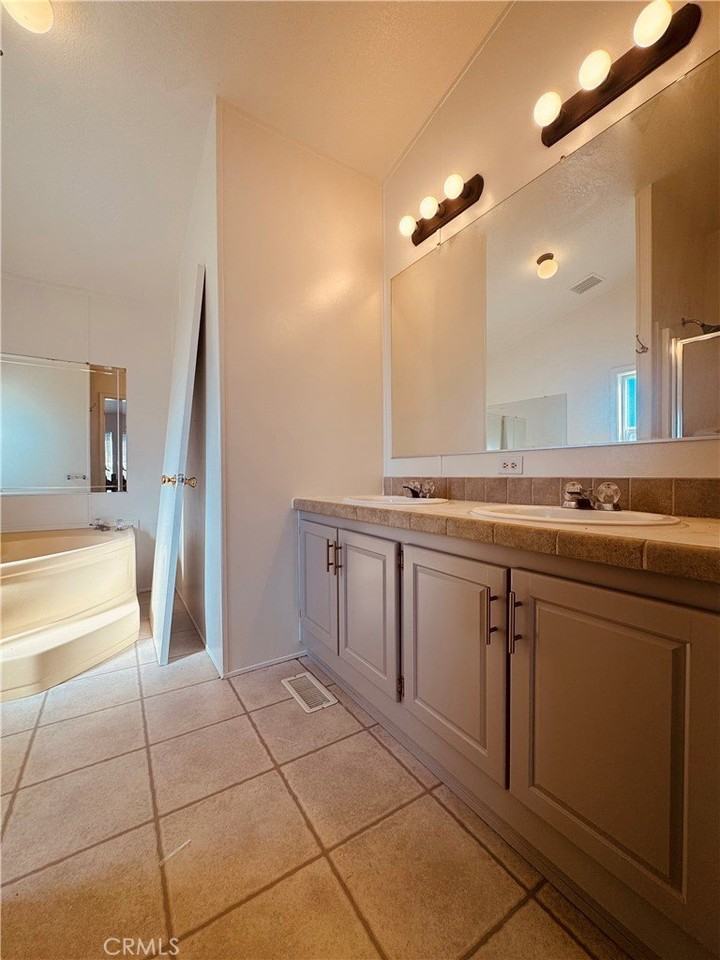 872 Exline Rd - Photo 6 of 17