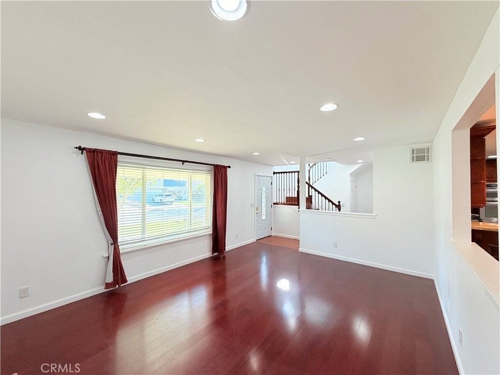 20833 Kingscrest Dr - Photo 4 of 30