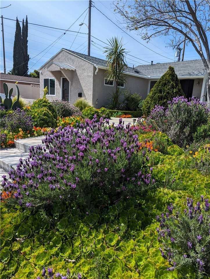 1211 N Maple St #100