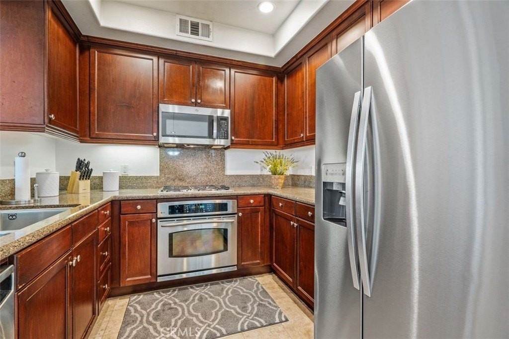 128 N Oak Knoll Ave #317 - Photo 7 of 22