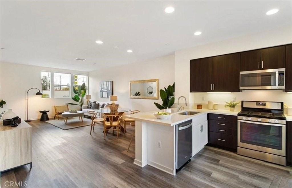 3945 Eagle Rock Blvd - Photo 5 of 27