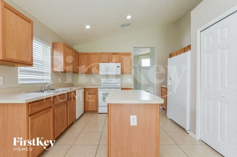 5216 Sunset Canyon Dr - Photo 4 of 15