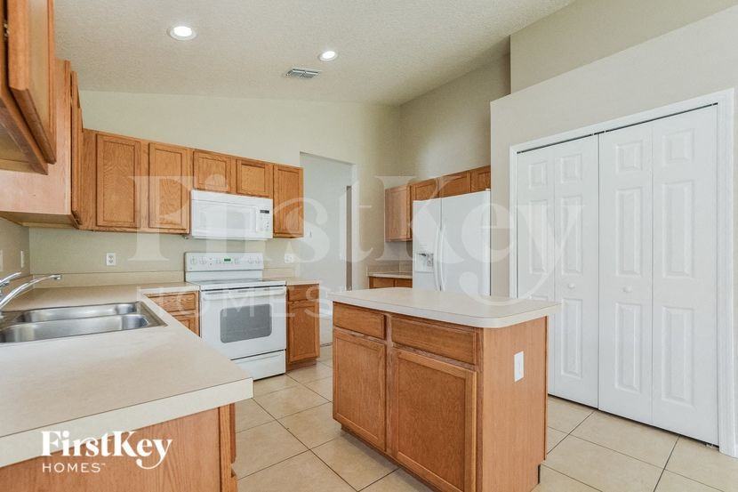 5216 Sunset Canyon Dr - Photo 5 of 15