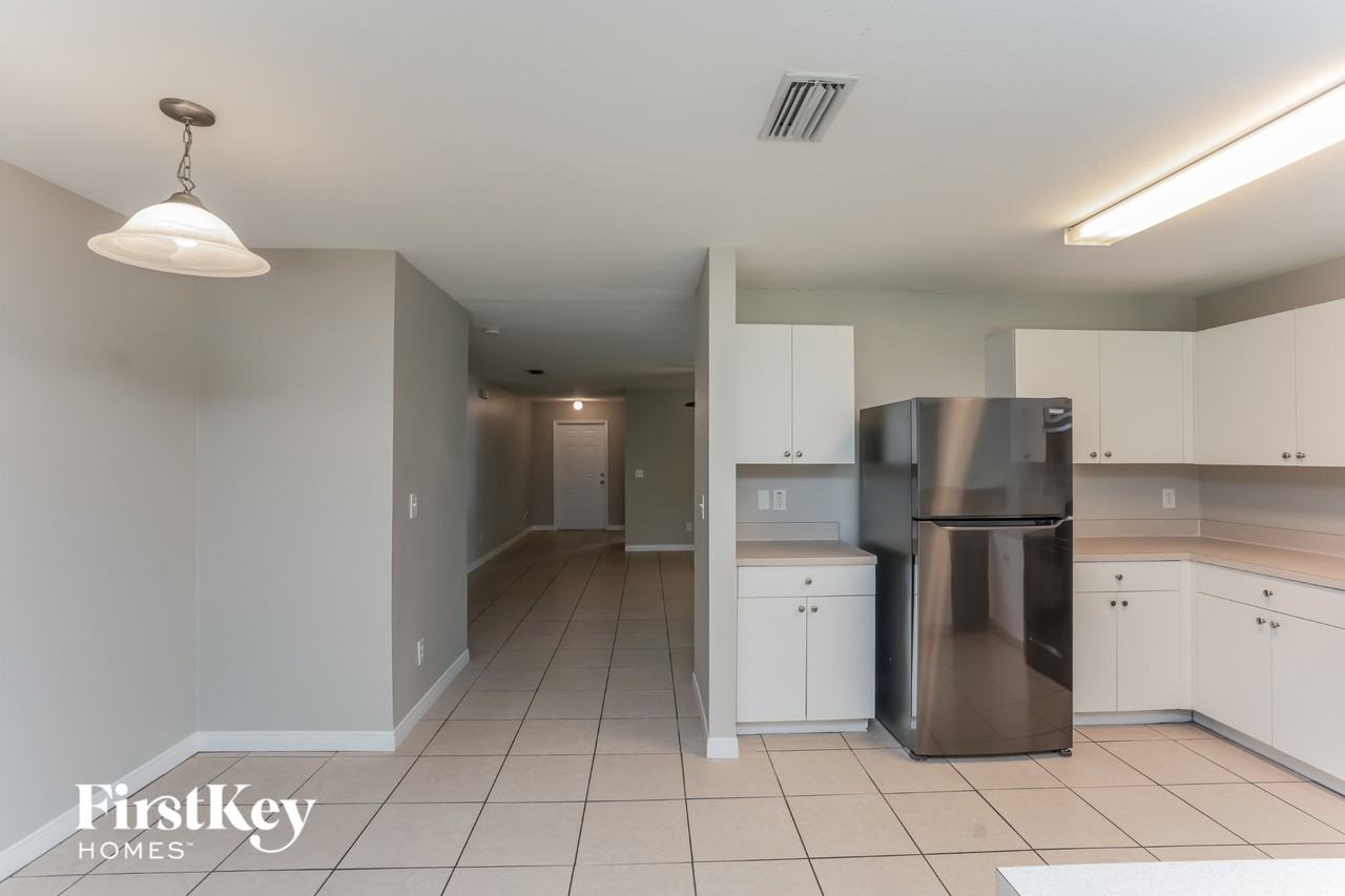 9192 Hillburn Ter - Photo 3 of 15