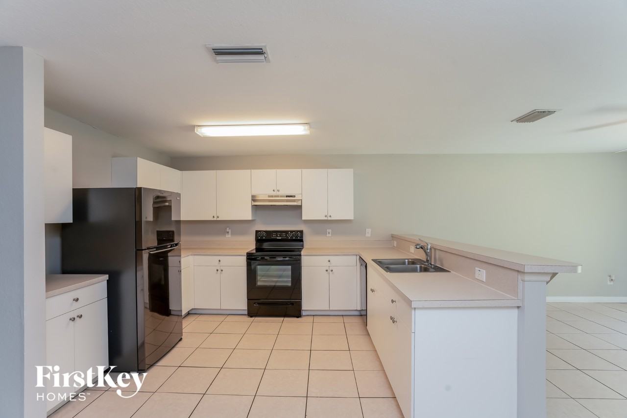 9192 Hillburn Ter - Photo 4 of 15