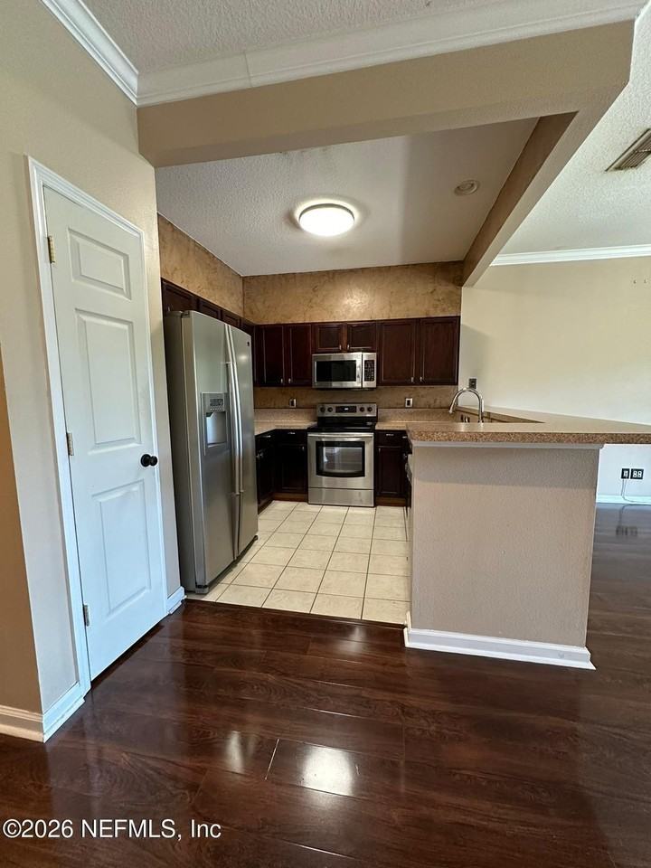 5880 Sandstone Way - Photo 4 of 28