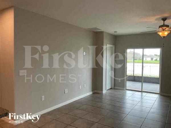 138 Cascade Bend Dr - Photo 2 of 10