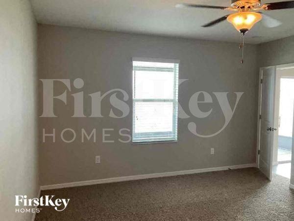 138 Cascade Bend Dr - Photo 4 of 10