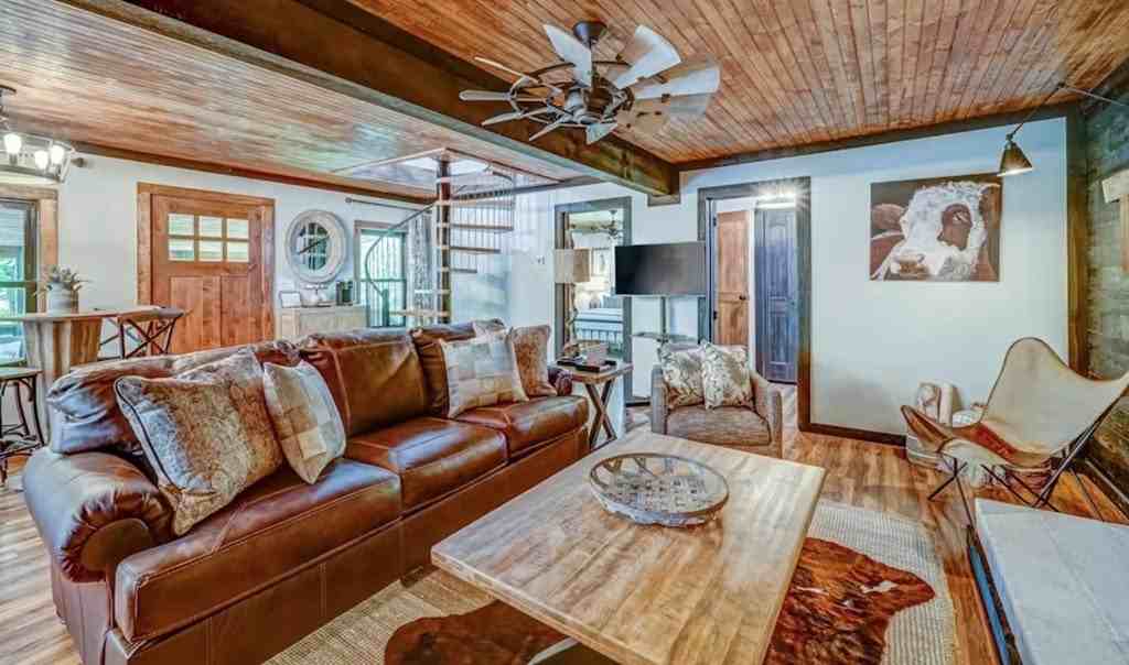 81 Falcon Cir - Photo 3 of 28