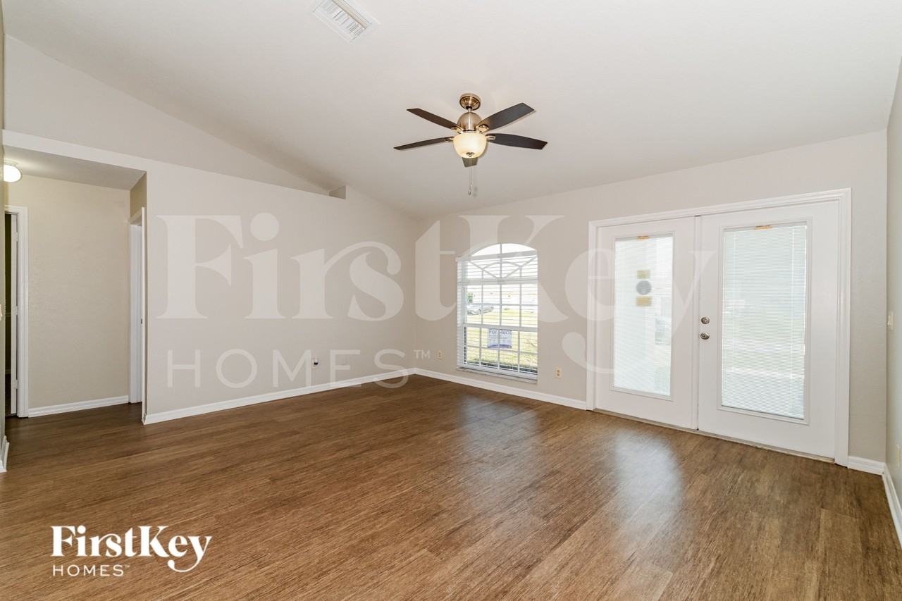 118 Ne 6th Ave - Photo 3 of 19