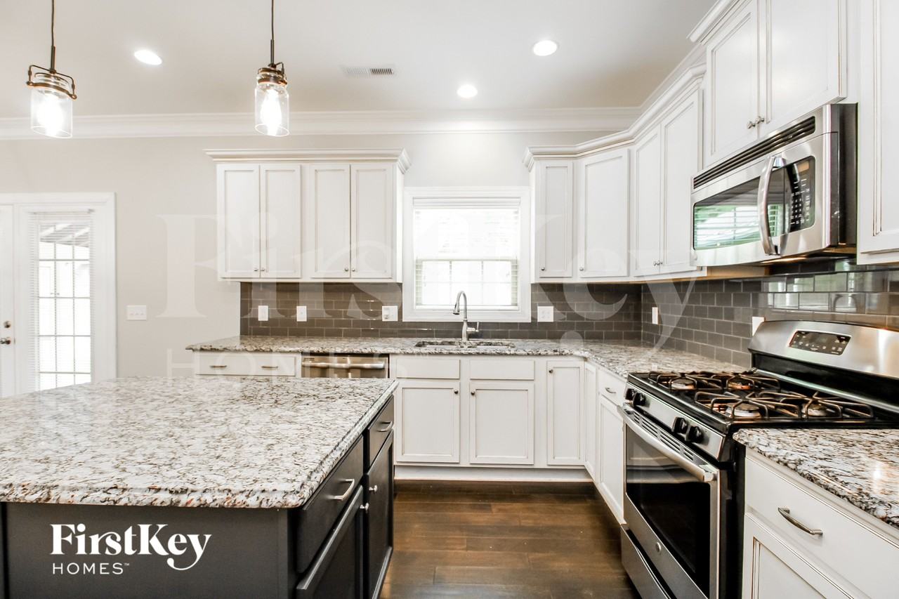 4669 Pebble Lake Dr - Photo 5 of 15