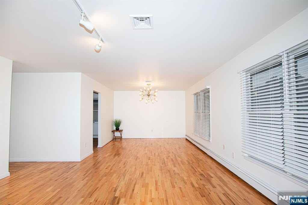 2052 Hoefleys Ln - Photo 7 of 23