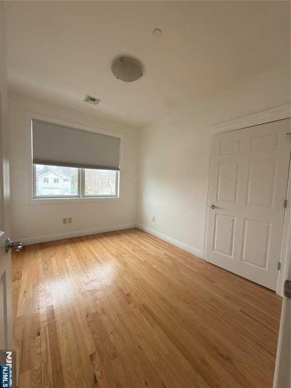 725 River Rd - Photo 6 of 9