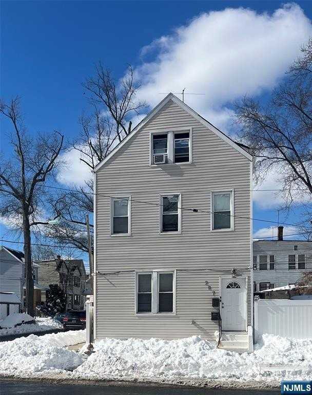 287 Sanford St - Photo 2 of 3