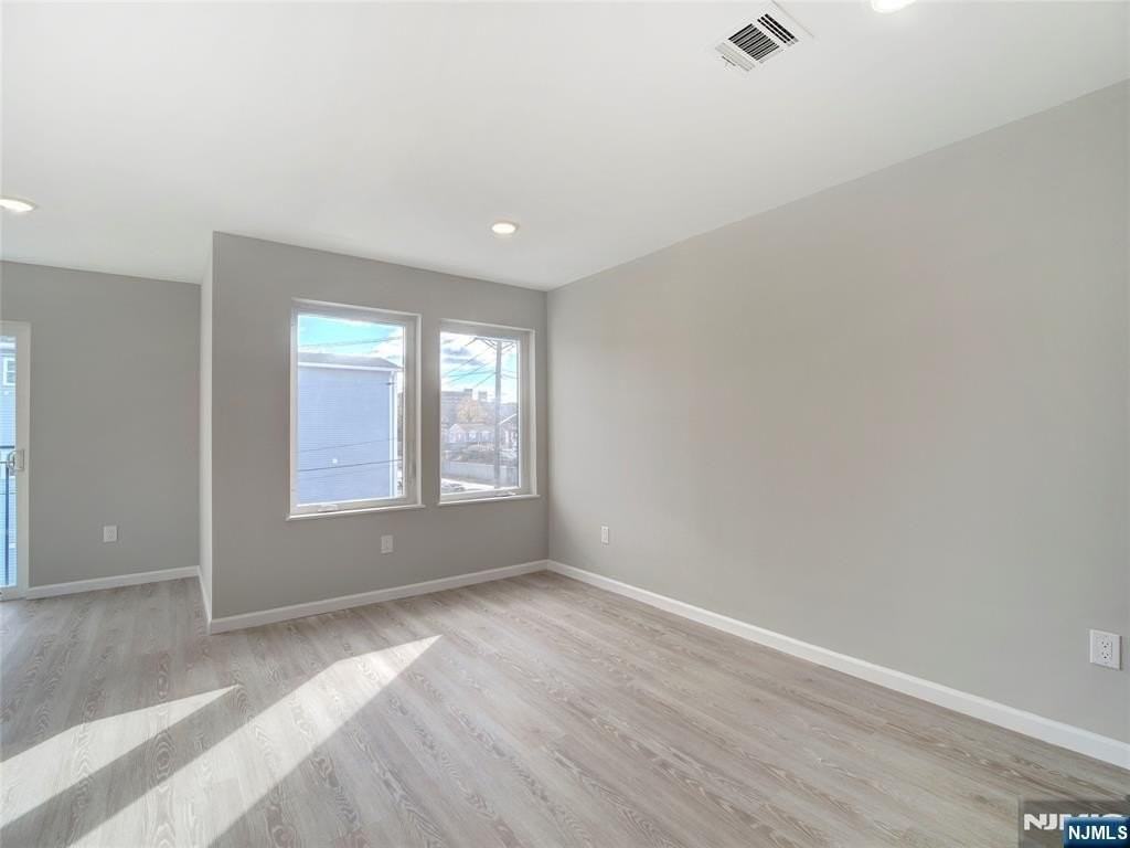 32 N 14th Street - Photo 4 of 17