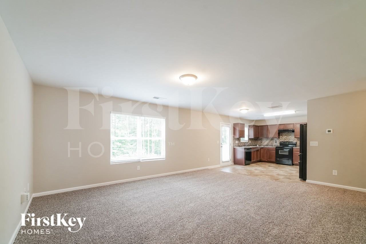 221 Lantana Xing - Photo 4 of 18