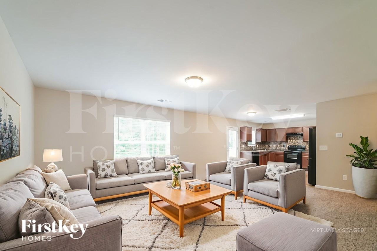 221 Lantana Xing - Photo 5 of 18