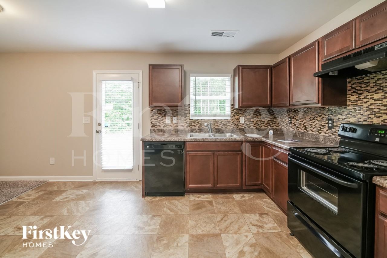 221 Lantana Xing - Photo 7 of 18