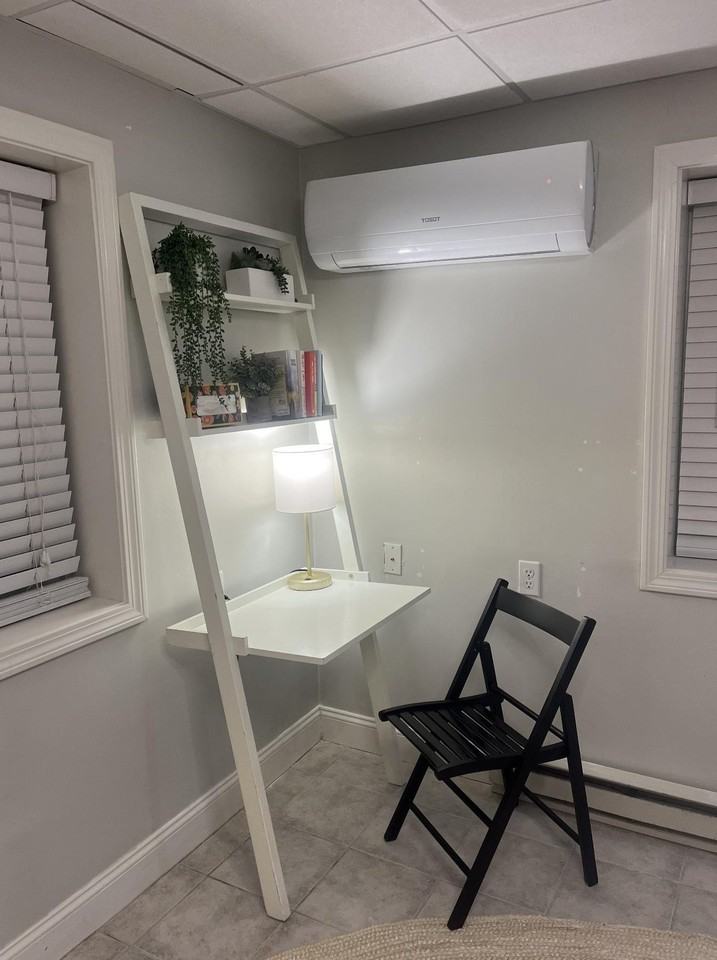 497 Winnacunnet Rd - Photo 7 of 11