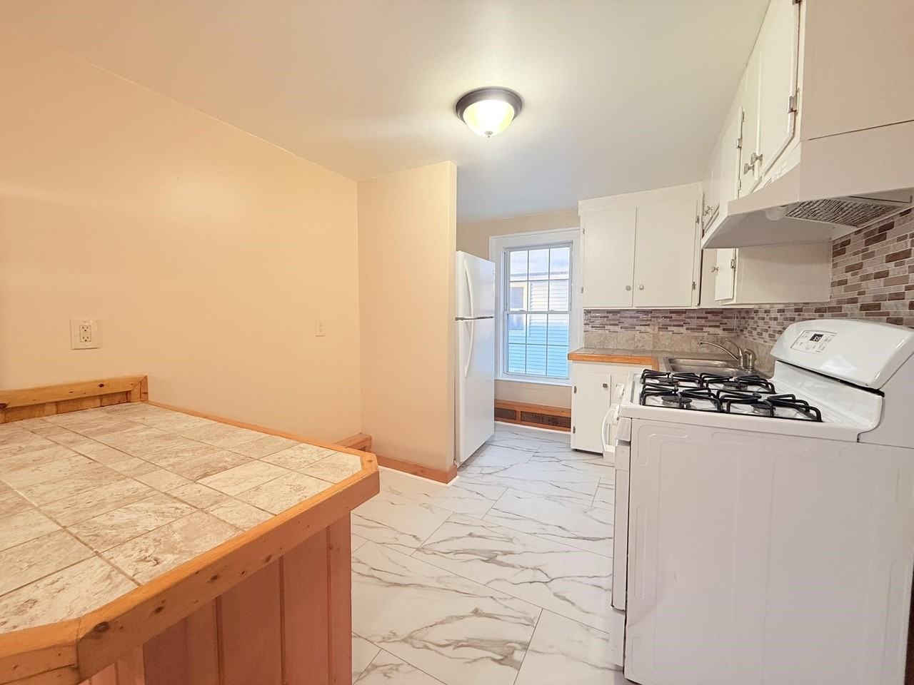 60 High St #2 - Photo 3 of 18