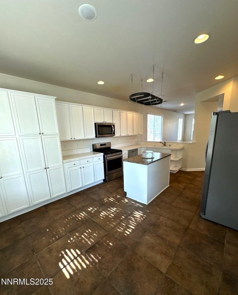 10407 Summershade Ln - Photo 2 of 24