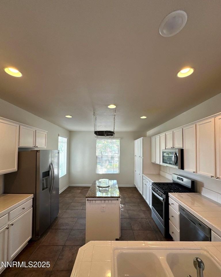 10407 Summershade Ln - Photo 4 of 24