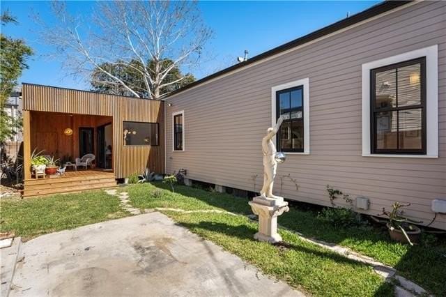 3153 Royal St - Photo 3 of 21