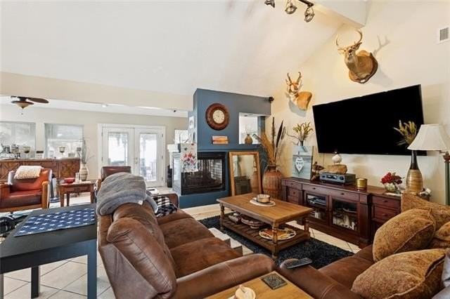 110 Southern Star - Photo 2 of 15