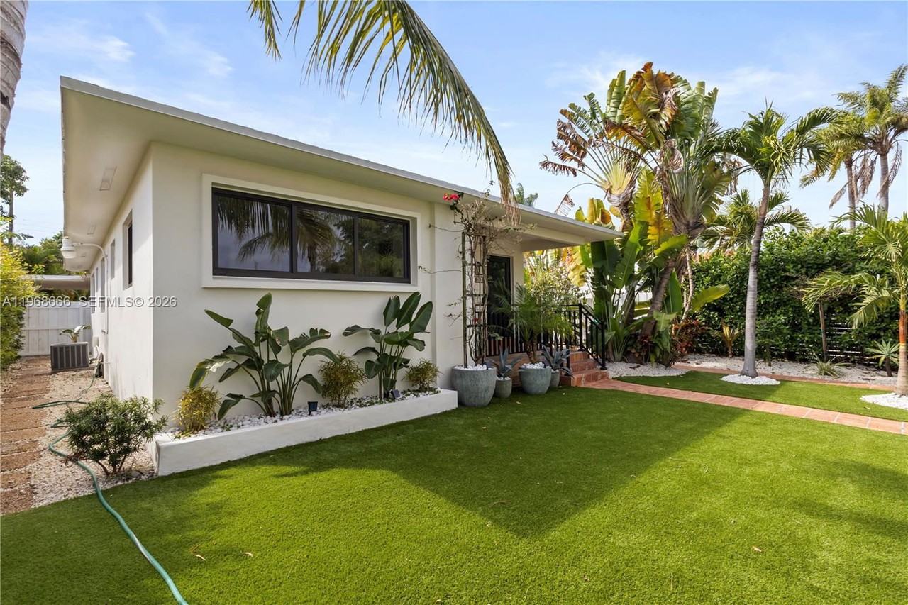 1618 Sw 18th St - Photo 2 of 8