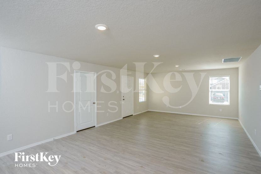 14914 Watson Ml - Photo 3 of 15