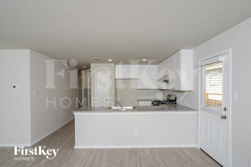 14914 Watson Ml - Photo 4 of 15