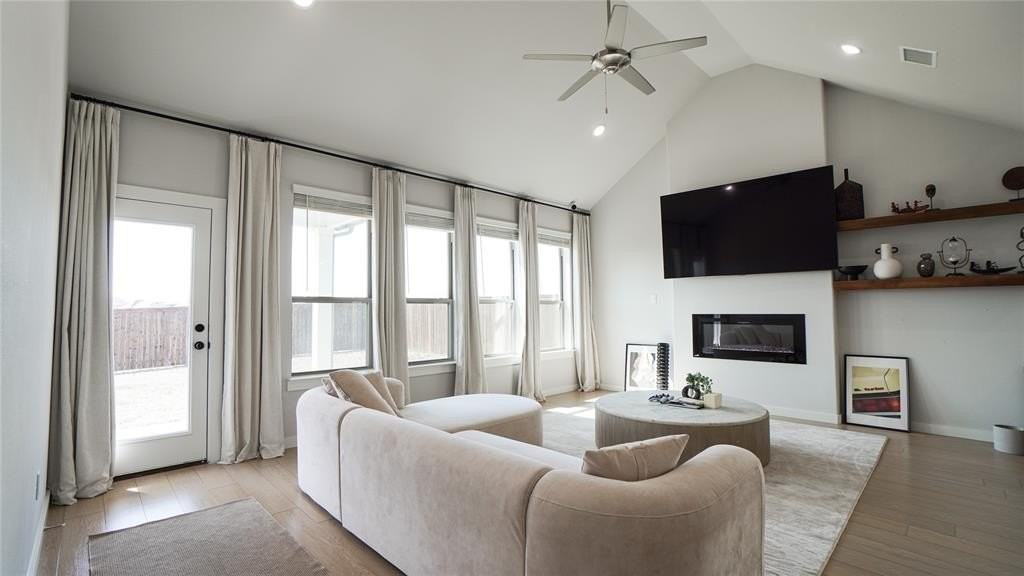 1847 Balfour Bnd - Photo 4 of 35