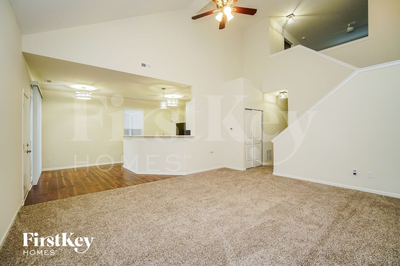 5546 Tygart Valley Dr - Photo 2 of 15