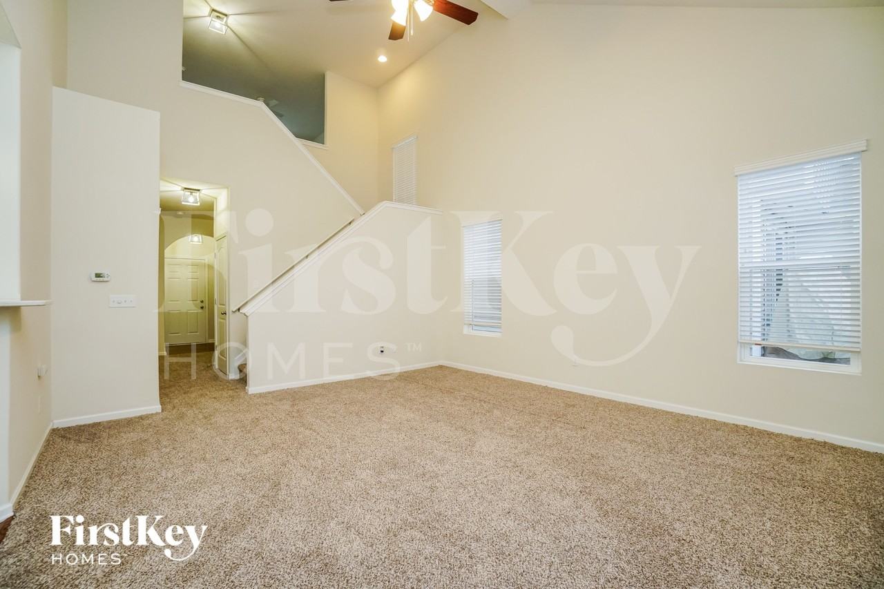 5546 Tygart Valley Dr - Photo 3 of 15