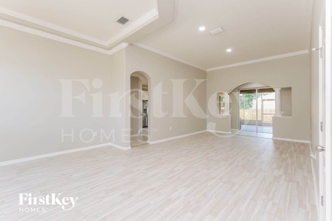 2210 Briana Dr - Photo 2 of 15