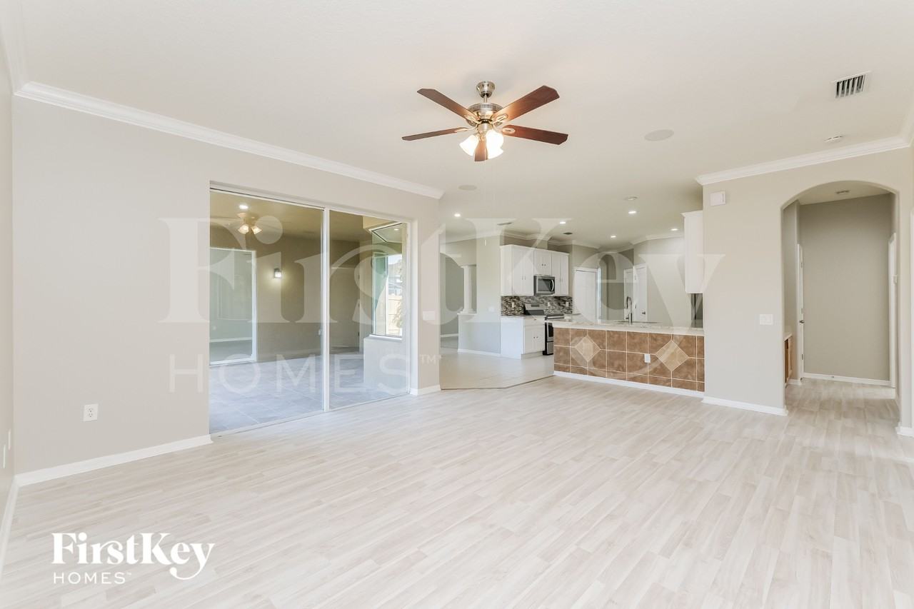 2210 Briana Dr - Photo 7 of 15